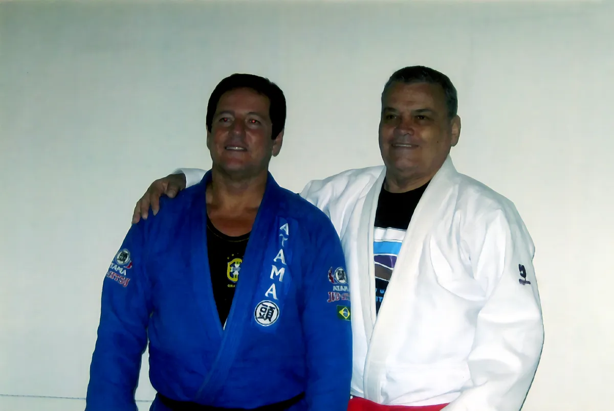 Marcus Soares alongside his instructor Carlson Gracie